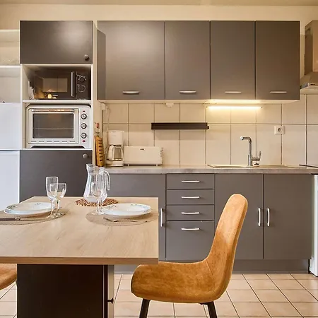 Apartamento T2 Calme Avec Balcon Et Wifi - Fr-1-841-79 *